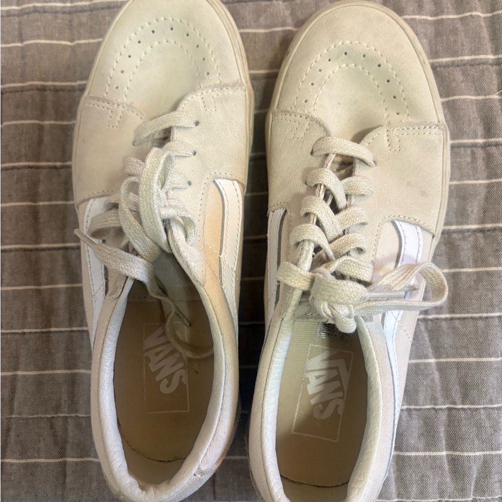 Vans Low-Top Suede Sneakers in Light Beige & White
